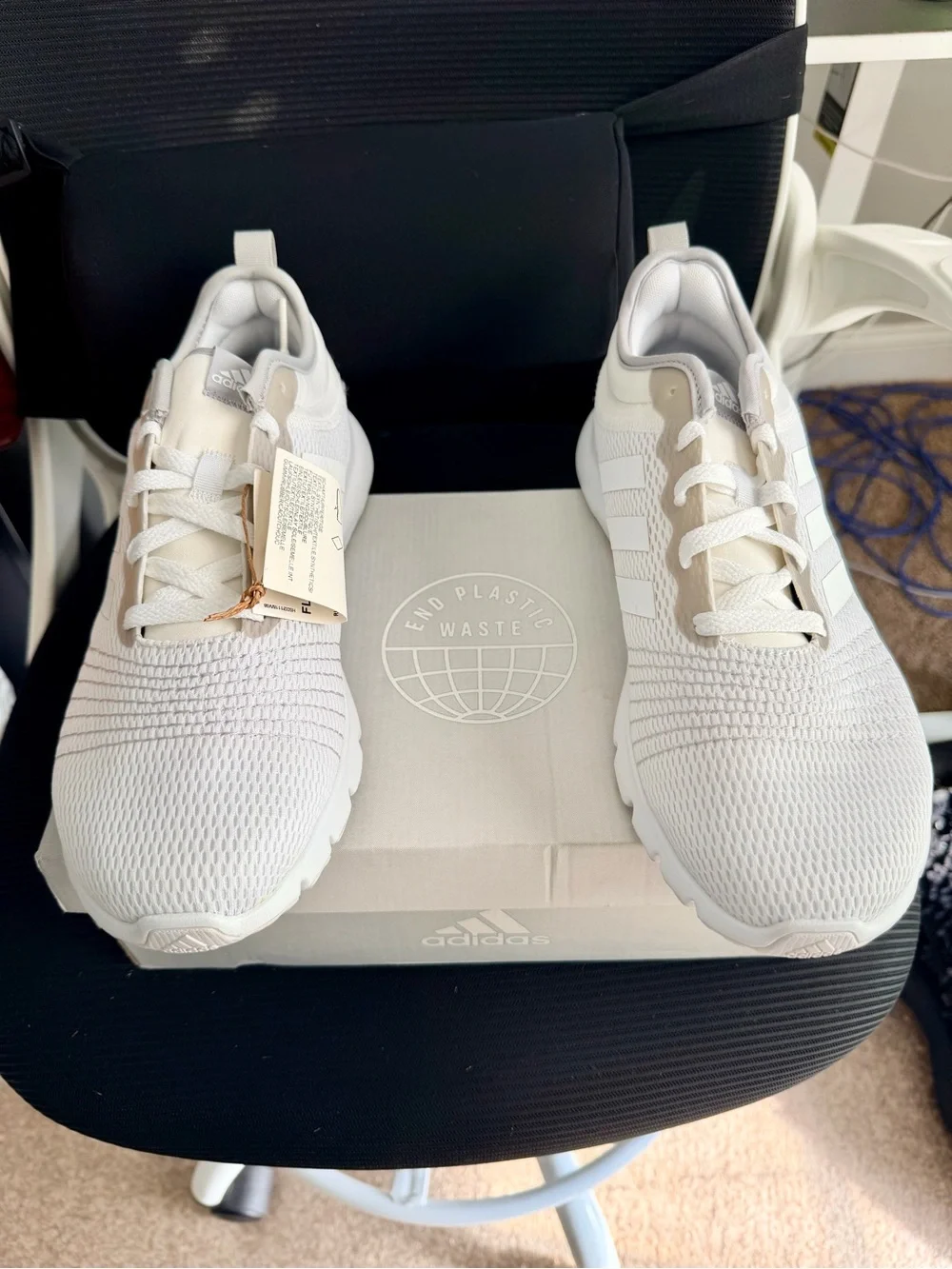 NIB Adidas Men 9 White Shoes FLUIDUP Cloud Comfort Running Casual Walk Athletic